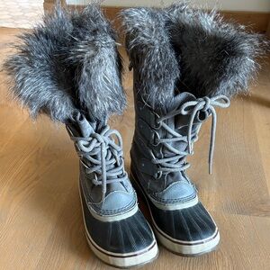 Sorel women’s winter boots. Size 8